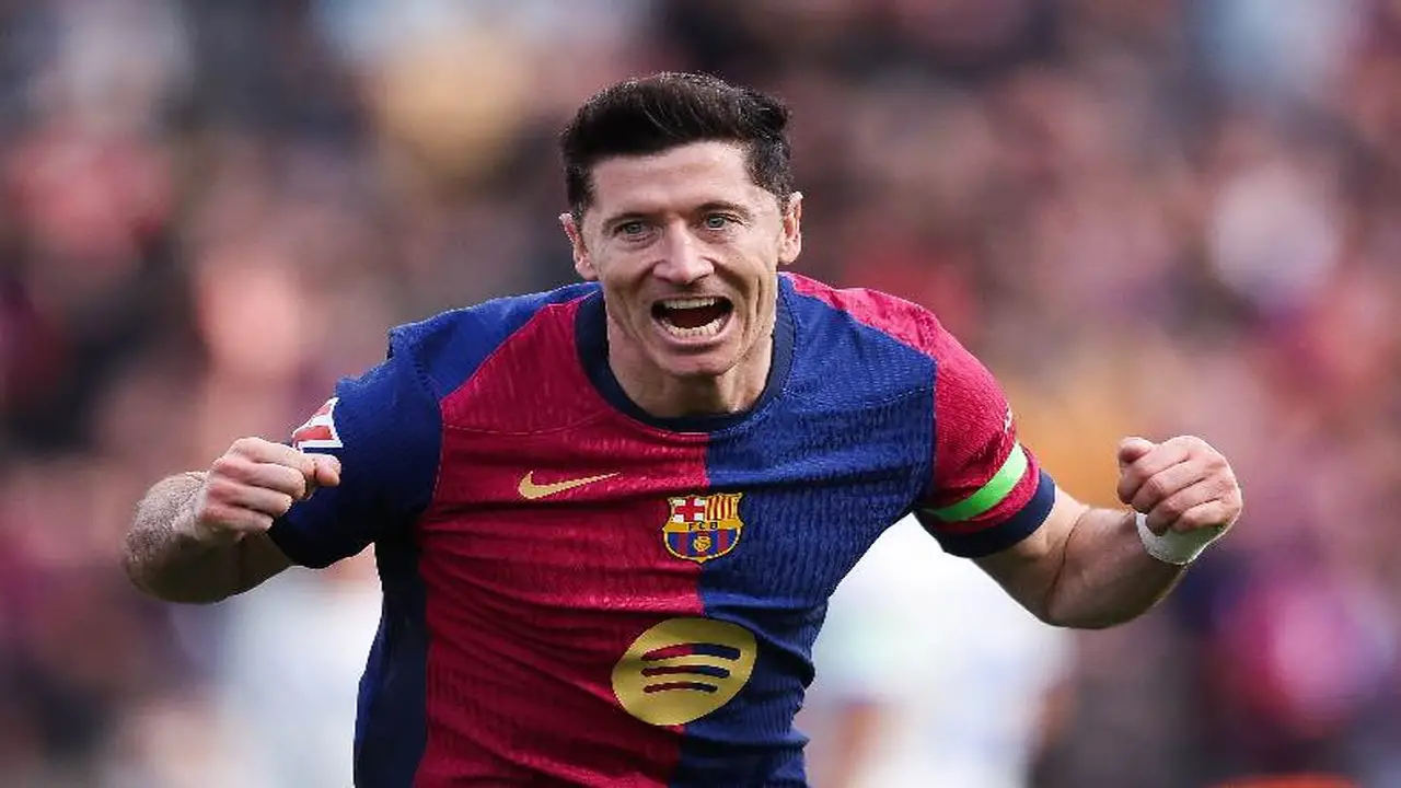 جافي يودع ليفاندوفسكي برسالة مؤثرة.. ويشيد بثقة فليك قبل كأس العالم